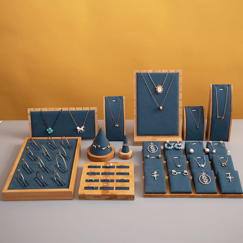 Súprava stojana na vystavenie šperkov pre náhrdelník s náušnicou