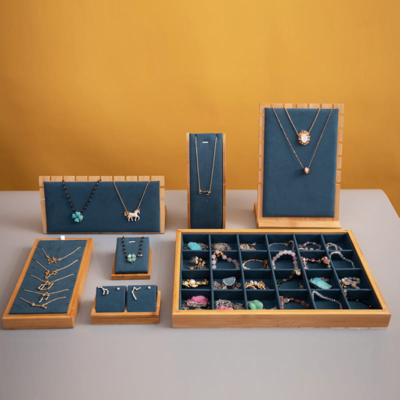 Stojan na vystavenie šperkov na náramky do domácnosti