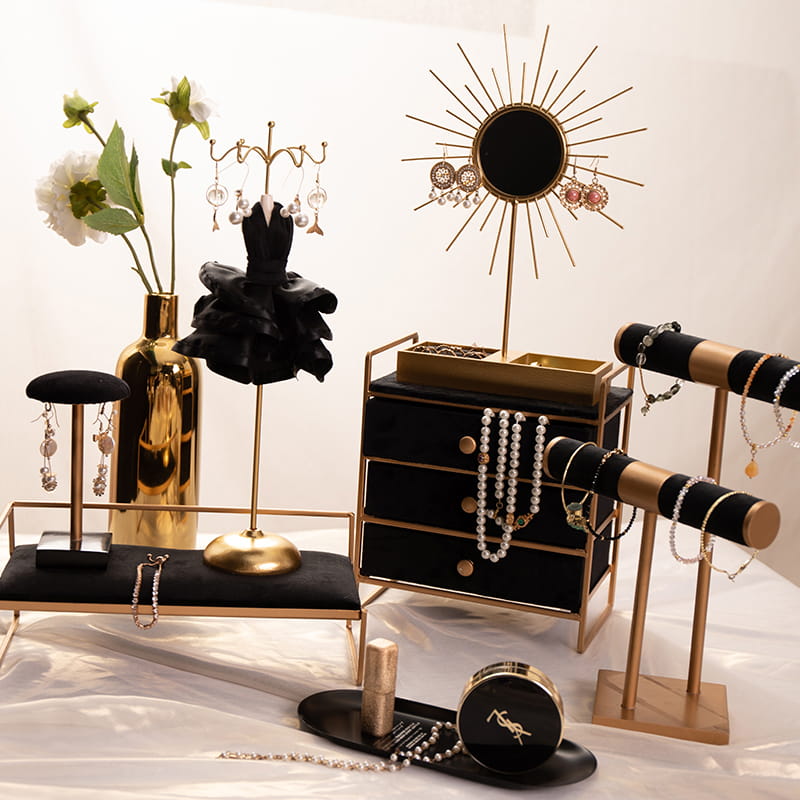 Stojan na vystavenie šperkov na náramky do domácnosti