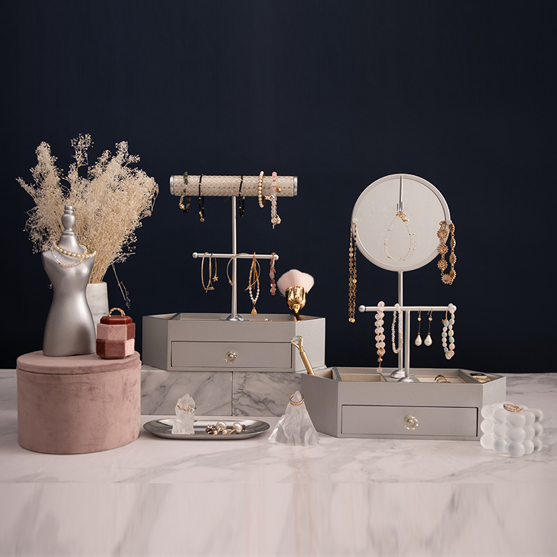 Organizér na šperky v tvare T Drevený stolný organizér na kozmetiku s okrúhlym zrkadlom